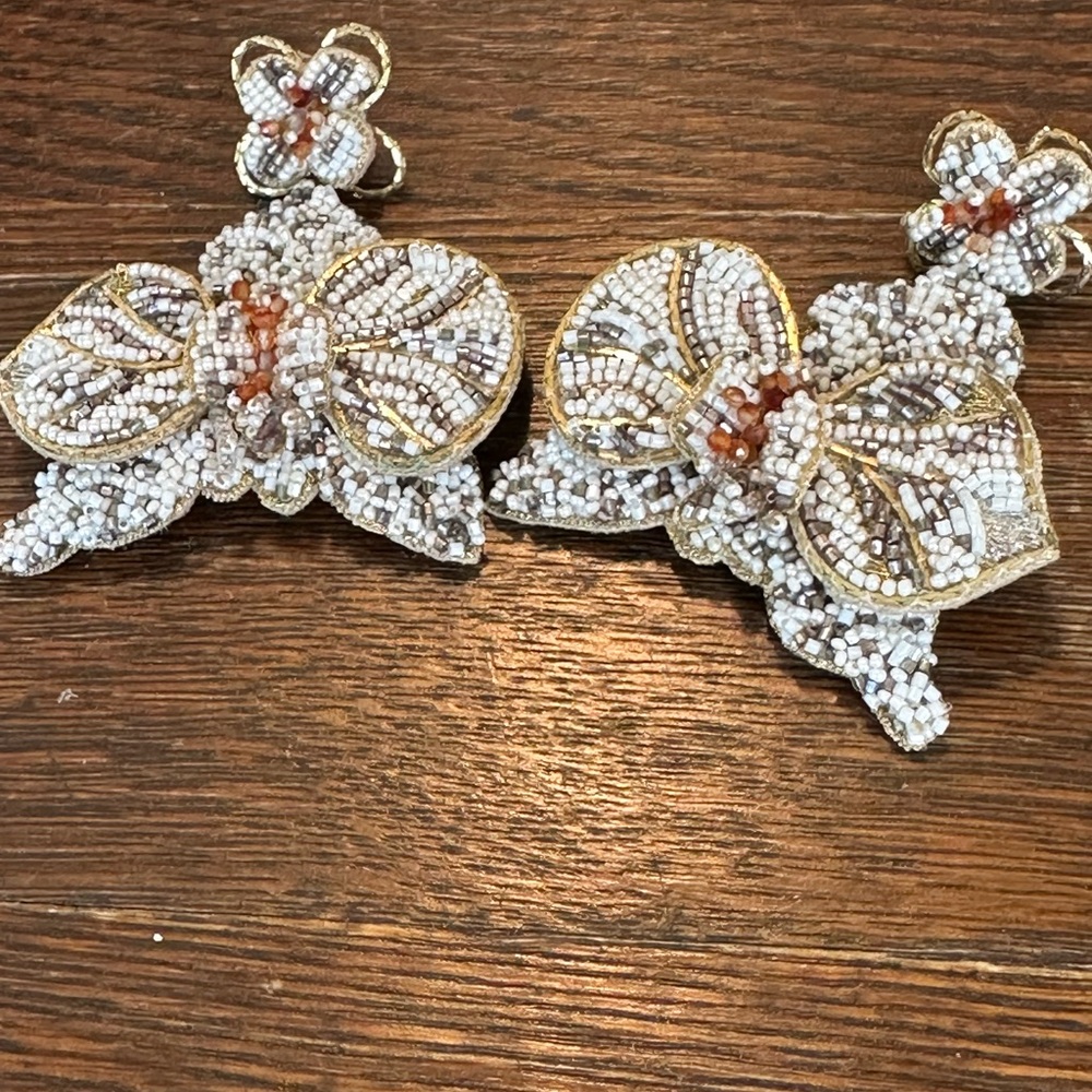 Beaded Floral Drop Earrings in White and Gold